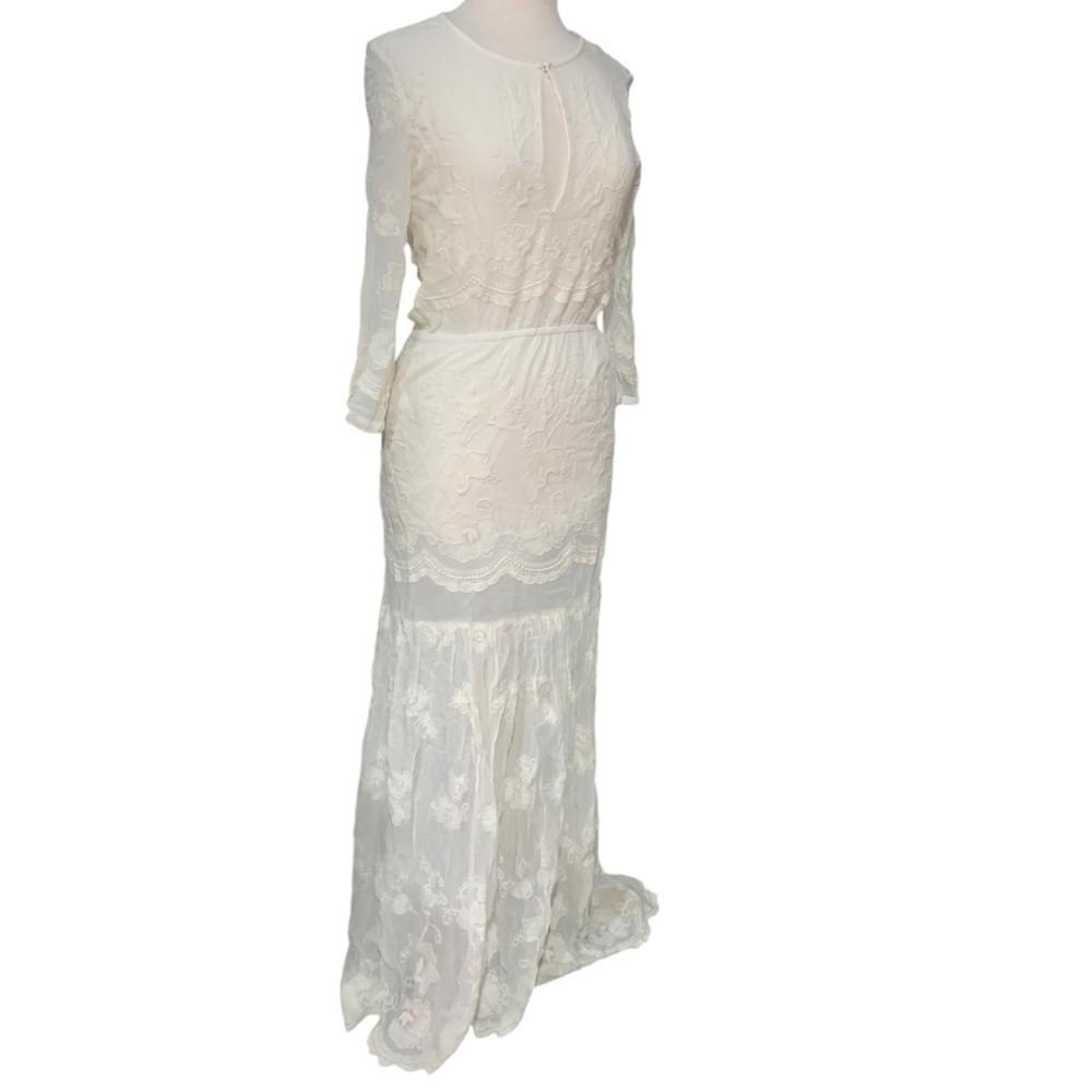 ❤️Chelsea and Violet white lace key hole neckline boho maxi dress size small